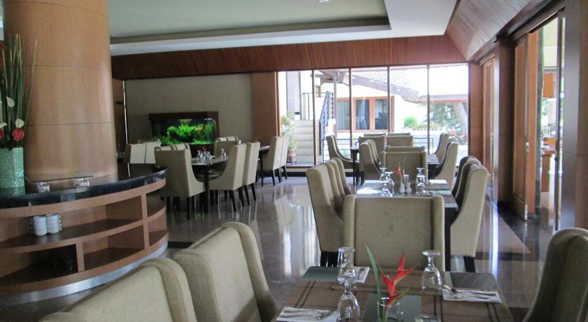 Puteri Gunung Hotel Lembang Exterior foto