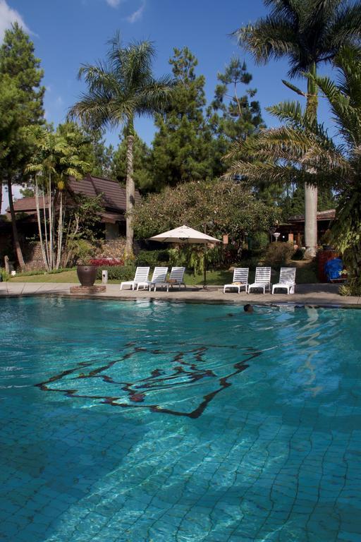 Puteri Gunung Hotel Lembang Exterior foto