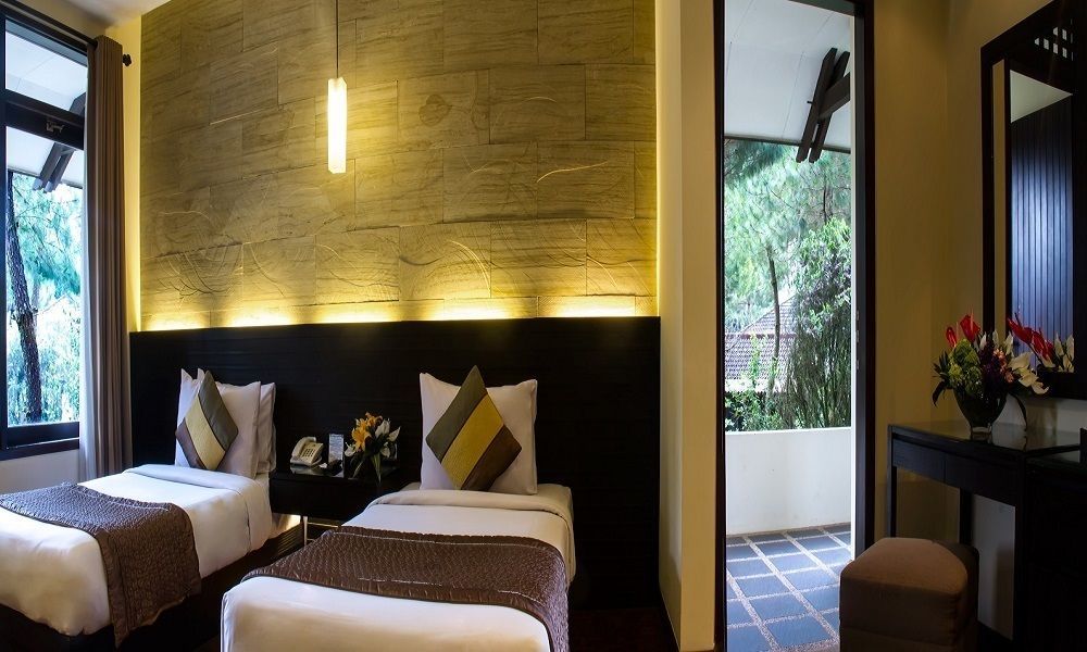 Puteri Gunung Hotel Lembang Exterior foto