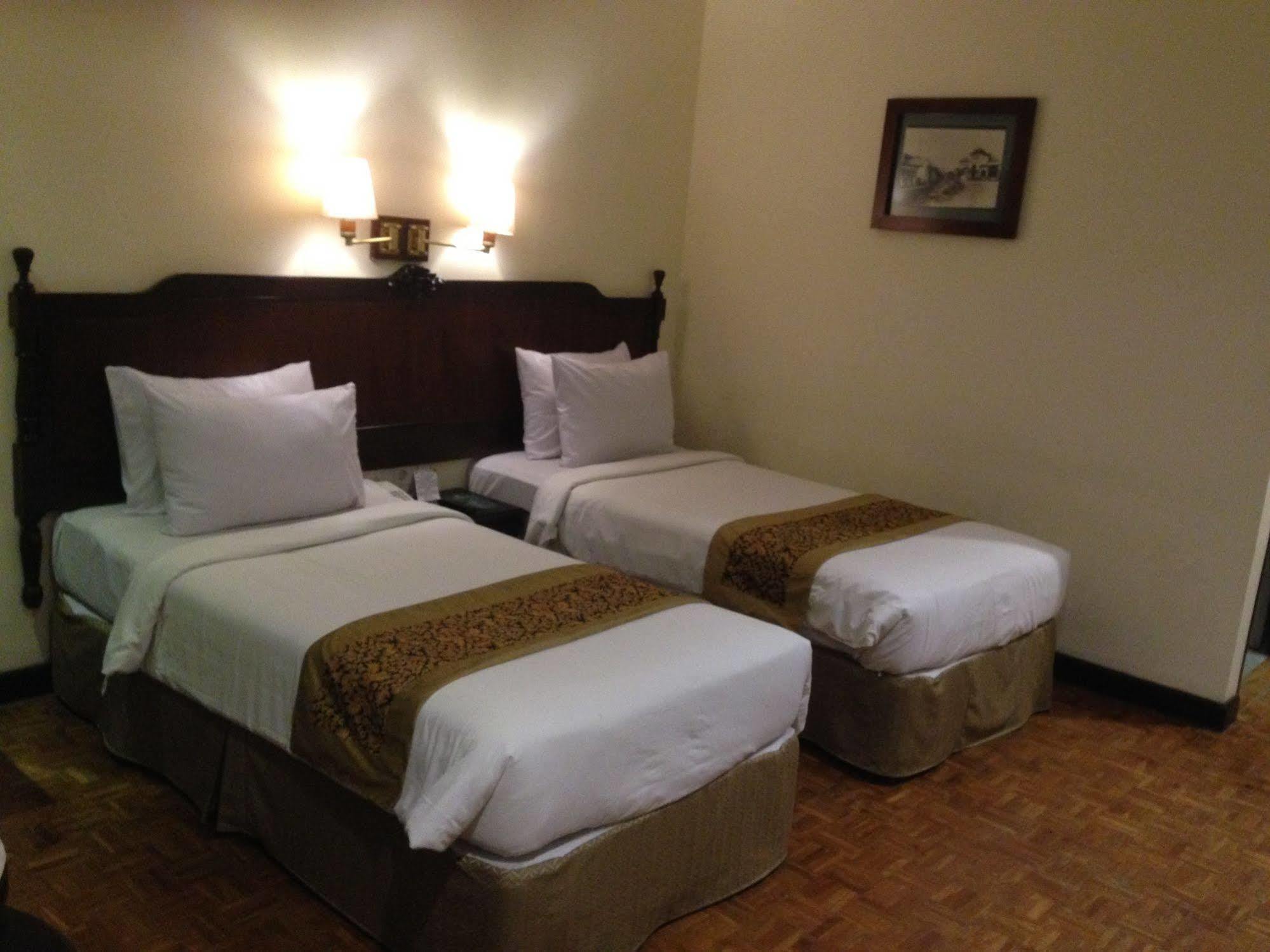 Puteri Gunung Hotel Lembang Exterior foto