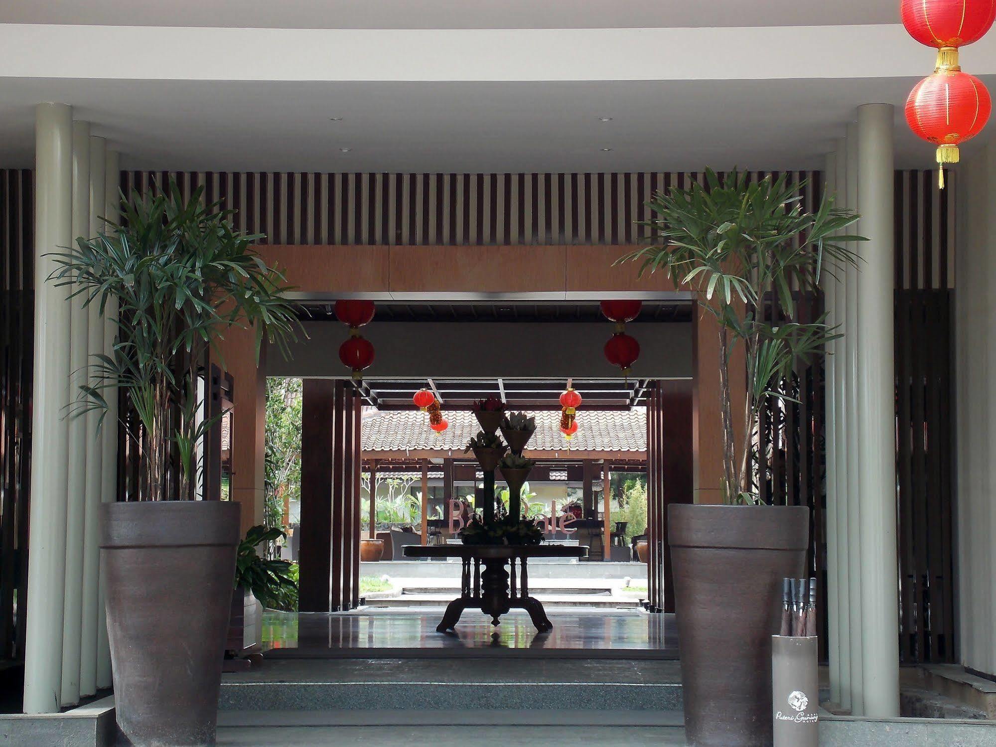 Puteri Gunung Hotel Lembang Exterior foto