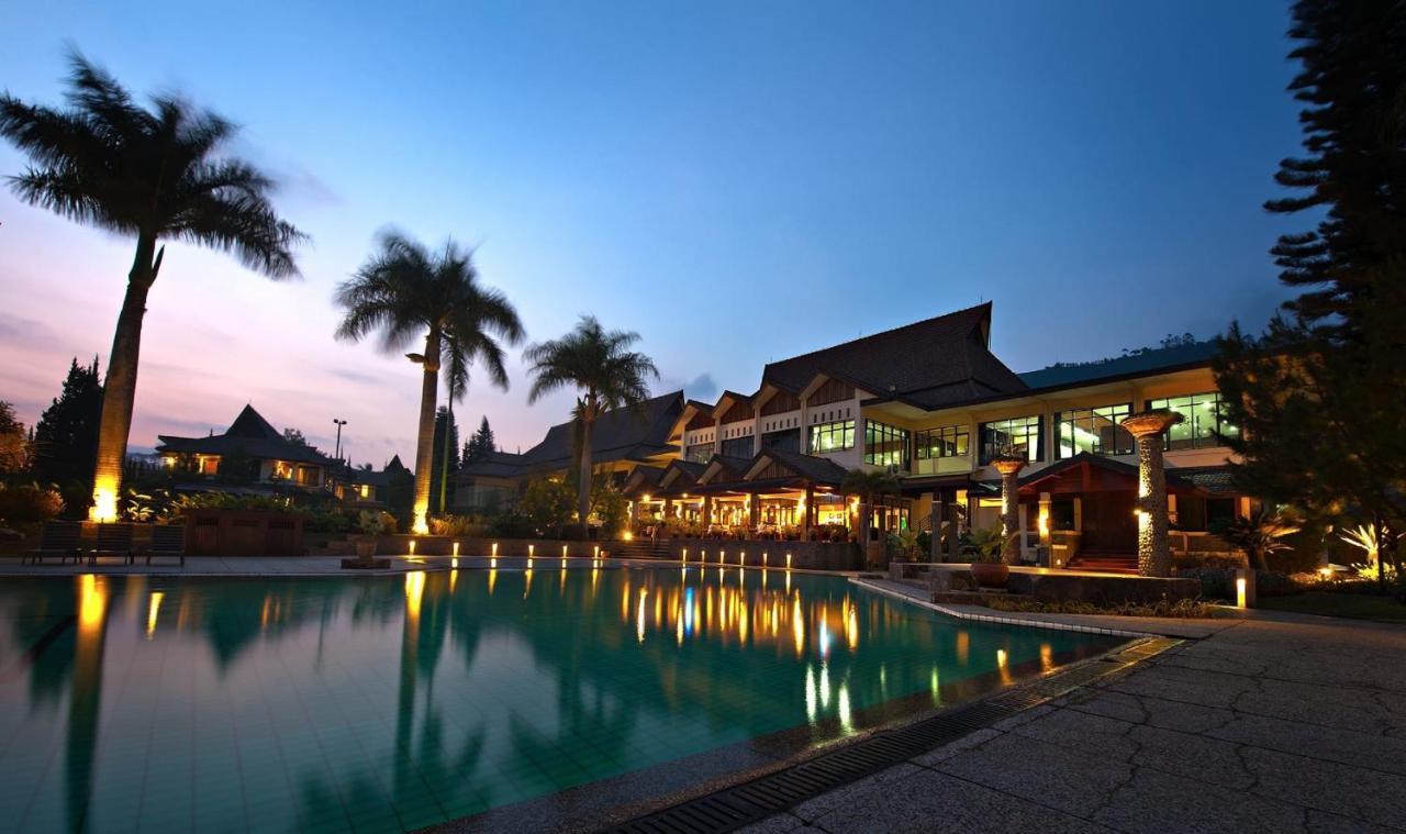 Puteri Gunung Hotel Lembang Exterior foto